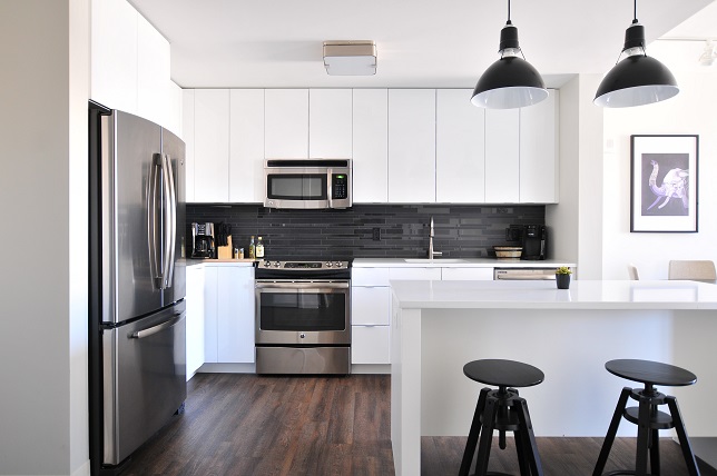 Image of a neatly arranged modern kitchen area.
