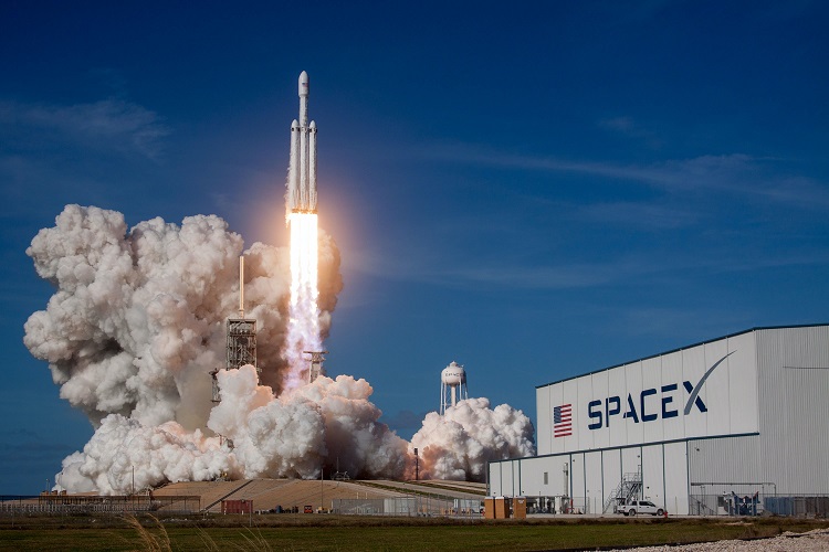 Image of a Spacex rocket launch