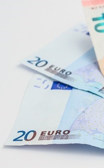 Image of paper Euros.