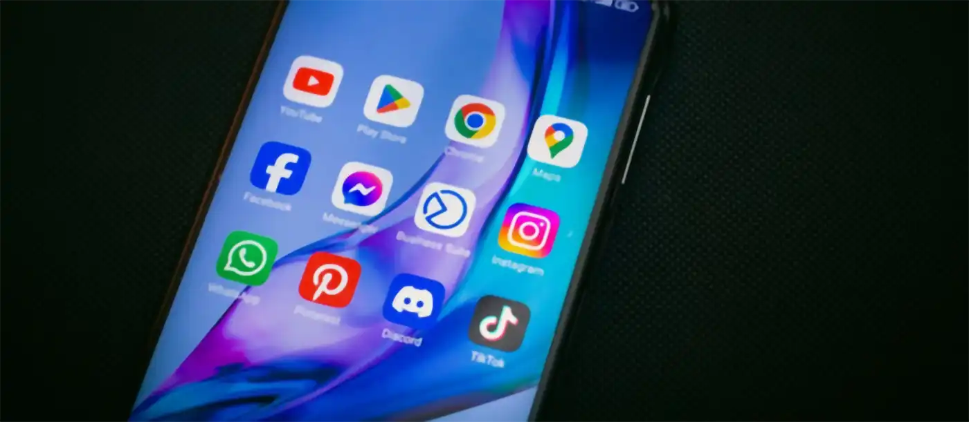 Playing Dirty With Deeds: Listing Scammers Swarm Social Media